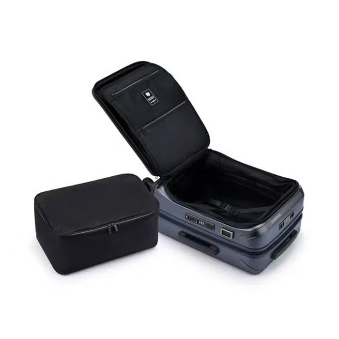 Samsonite 新秀麗【UNIMAX QO9】20吋筆電箱 1/9前開式PC硬殼抗菌減震剎車輪可擴充 重量4.3 kg，側邊客製化皮革烙印，配有專屬打包收納袋 